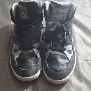 Force1 Kids Black and White Sneakers